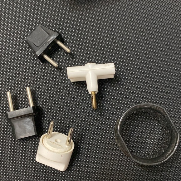 Insignia™ - 3-Port USB International Wall Charger - Black - Picture 11 of 12